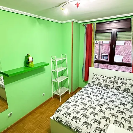 3 Large Modern Flat With Private Parking Oviedo