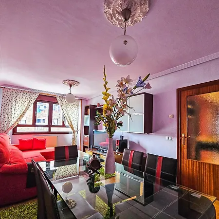 3 Large Modern Flat With Private Parking شقة