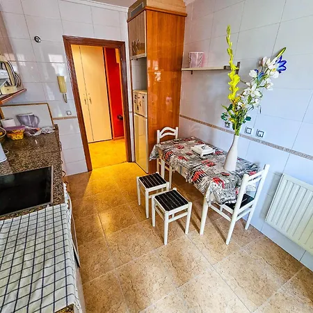 شقة 3 Large Modern Flat With Private Parking اوفيدو