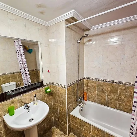 3 Large Modern Flat With Private Parking شقة اوفيدو