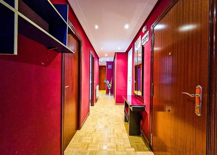 3 Large Modern Flat With Private Parking